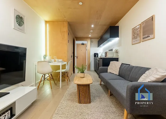 Central Manchester Duplex - Balcony - Roof Terrace - Parking